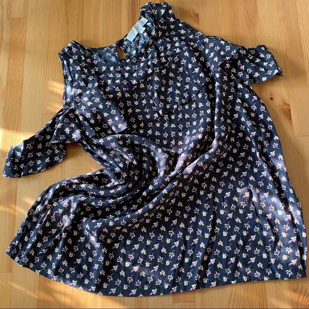 NWOT Loft Exposed Shoulder Floral Blouse